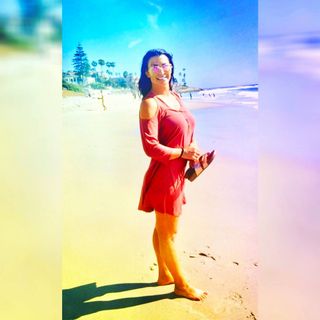 Lisa Marie Varon feet photo thumbnail