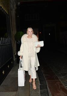 Lisa Maxwell feet photo 1