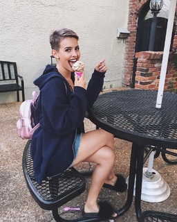 Lisa Michelle Cimorelli feet photo 7