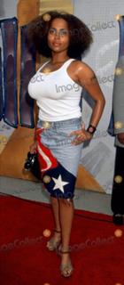 Lisa Nicole Carson feet photo 13