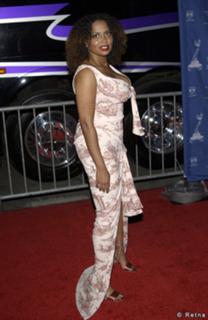 Lisa Nicole Carson feet photo 12