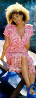 Lisa Nicole Carson feet photo 2