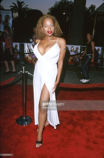Lisa Nicole Carson feet photo 20