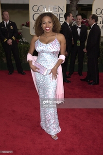 Lisa Nicole Carson feet photo 15