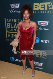 Lisa Nicole Carson feet photo 1