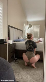 Lisa Peach feet photo thumbnail