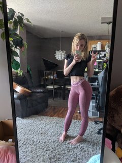 Lisa Peach feet photo thumbnail
