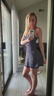 Lisa Peach feet photo thumbnail