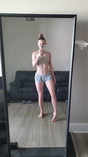 Lisa Peach feet photo thumbnail