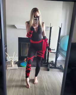 Lisa Peach feet photo thumbnail