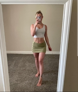 Lisa Peach feet photo thumbnail