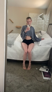 Lisa Peach feet photo thumbnail