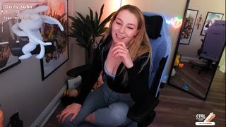 Lisa Peach feet photo thumbnail