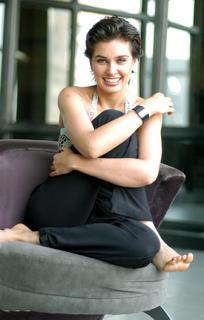 Lisa Ray feet photo 12