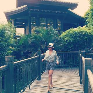Lisa Ray feet photo 20