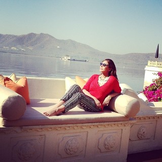 Lisa Ray feet photo 13