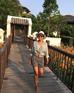 Lisa Ray feet photo 7