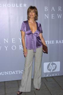 Lisa Rinna feet photo thumbnail