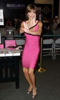 Lisa Rinna feet photo thumbnail