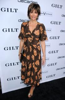 Lisa Rinna feet photo thumbnail