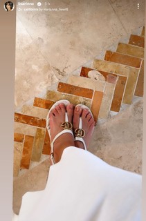 Lisa Rinna feet photo thumbnail