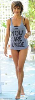 Lisa Rinna feet photo thumbnail