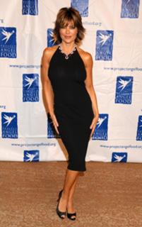 Lisa Rinna feet photo thumbnail