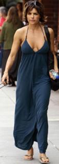 Lisa Rinna feet photo thumbnail