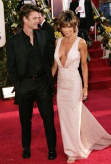Lisa Rinna feet photo thumbnail