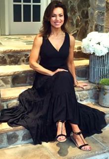 Lisa Robertson feet photo thumbnail