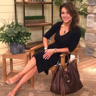 Lisa Robertson feet photo thumbnail