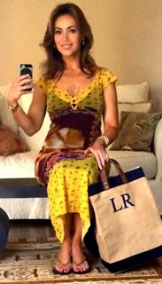 Lisa Robertson feet photo thumbnail