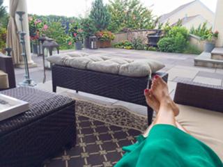 Lisa Robertson feet photo thumbnail