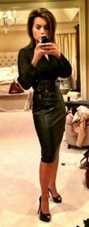 Lisa Robertson feet photo thumbnail