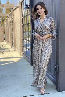 Lisa Robertson feet photo thumbnail