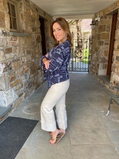 Lisa Robertson feet photo thumbnail