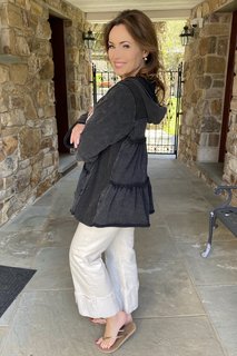 Lisa Robertson feet photo thumbnail