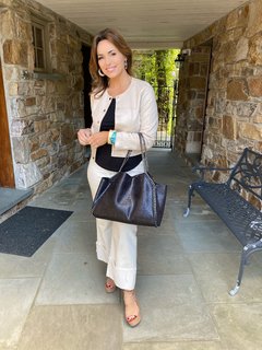 Lisa Robertson feet photo thumbnail