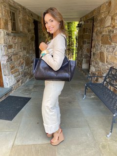 Lisa Robertson feet photo thumbnail