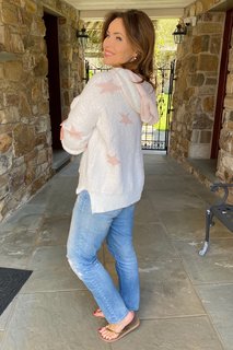 Lisa Robertson feet photo thumbnail