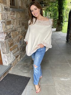 Lisa Robertson feet photo thumbnail