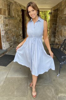 Lisa Robertson feet photo thumbnail
