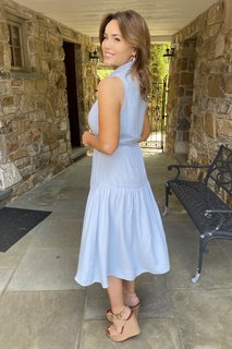 Lisa Robertson feet photo thumbnail