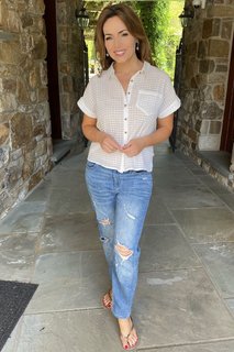 Lisa Robertson feet photo thumbnail