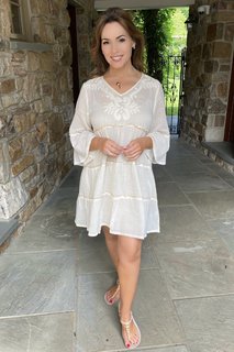 Lisa Robertson feet photo thumbnail