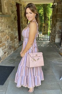 Lisa Robertson feet photo thumbnail