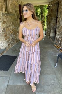 Lisa Robertson feet photo thumbnail