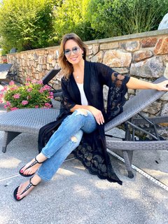 Lisa Robertson feet photo thumbnail