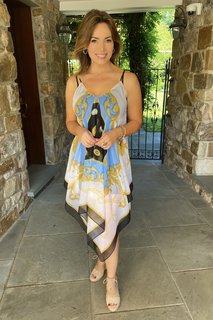 Lisa Robertson feet photo thumbnail