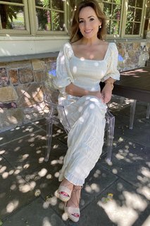 Lisa Robertson feet photo thumbnail